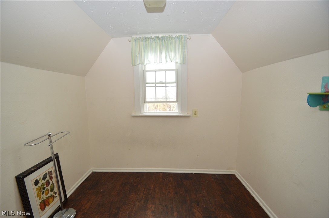 6650 Lake State Road West Ashtabula, OH 44004 - Photo 13 of 20 2nd floor bedroom