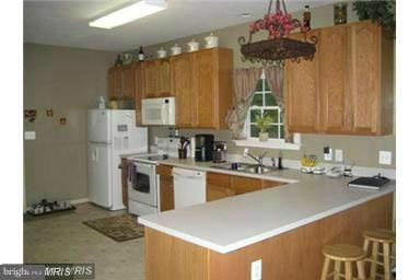 13361 The Dirt Road Sumerduck, VA 22742 - Photo 4 of 21 Kitchen