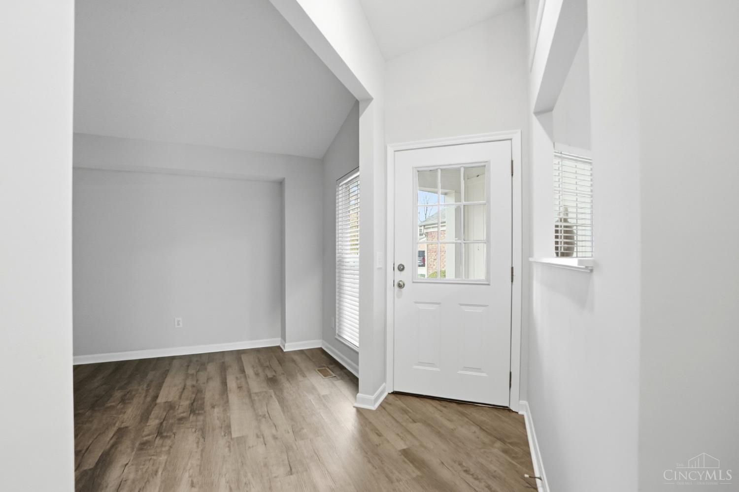 6765 Verde Ridge Drive Cincinnati, OH 45247 - Photo 5 of 57 Gallery Image 5
