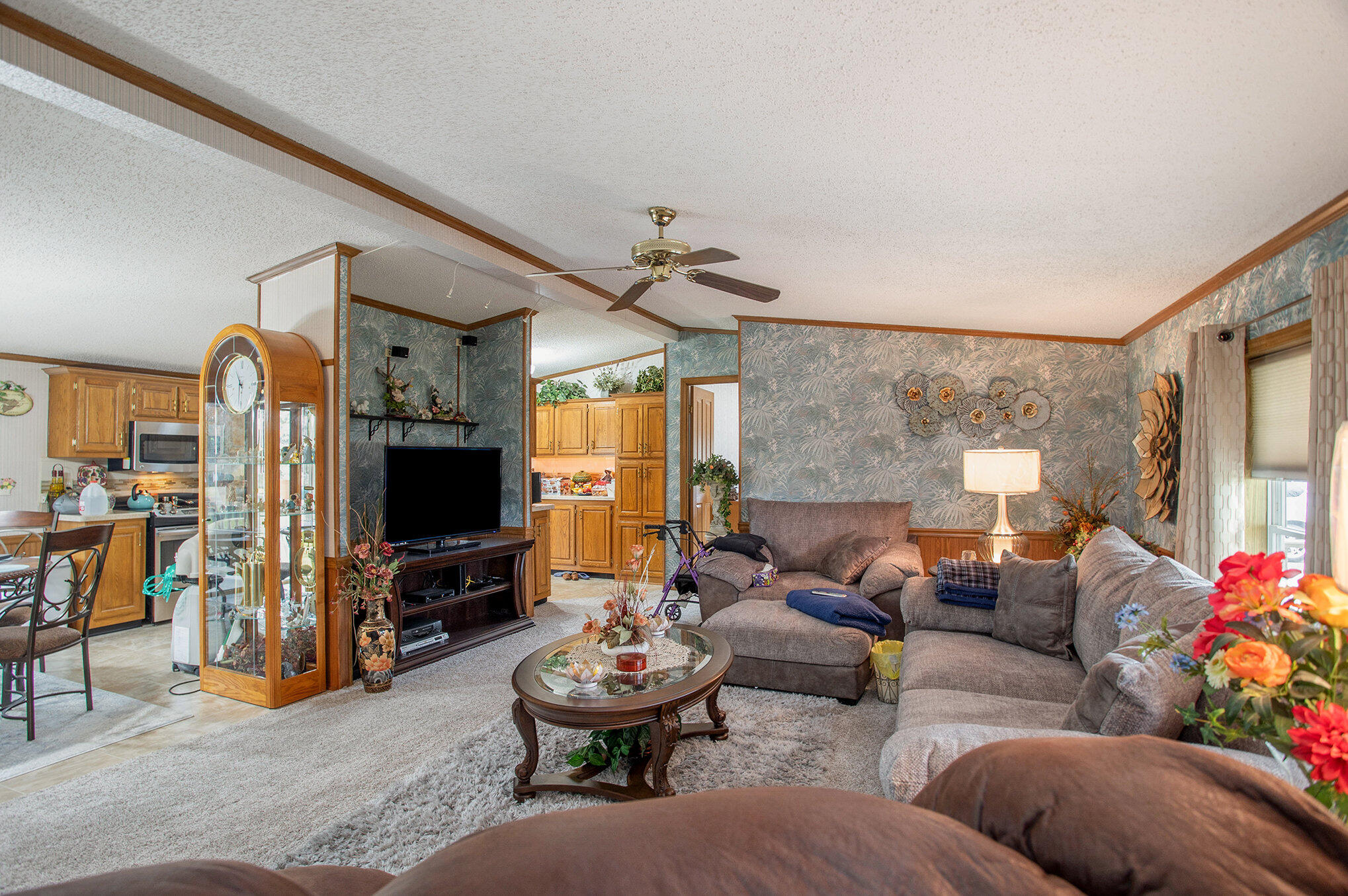 643 River Road Coldwater, MI 49036 - Photo 4 of 23 005_643_river_rd_coldwater_mi_49036-25