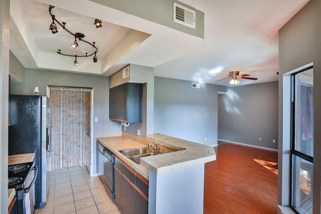 4711 Spicewood Springs Road, Unit 182 Austin, TX 78759 - Photo 8 of 24