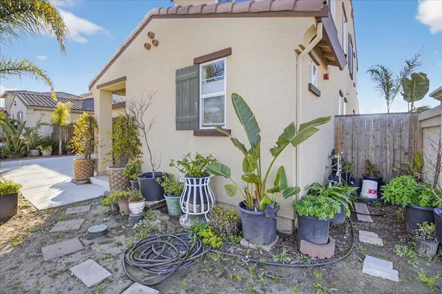 $949,500 | 3076 Palomino Way, Hollister, CA 95023