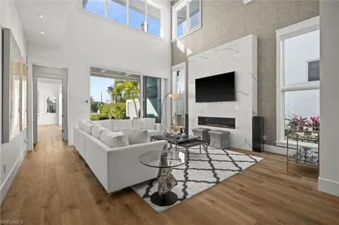$5,595,000 | 770 Park Street, Naples, FL 34102
