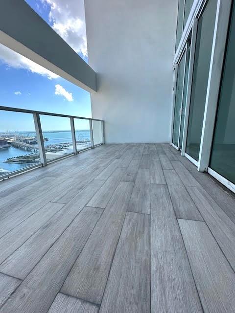 1040 Biscayne Boulevard, Unit 3003 Miami, FL 33132 - Photo 2 of 11 a view of entryway