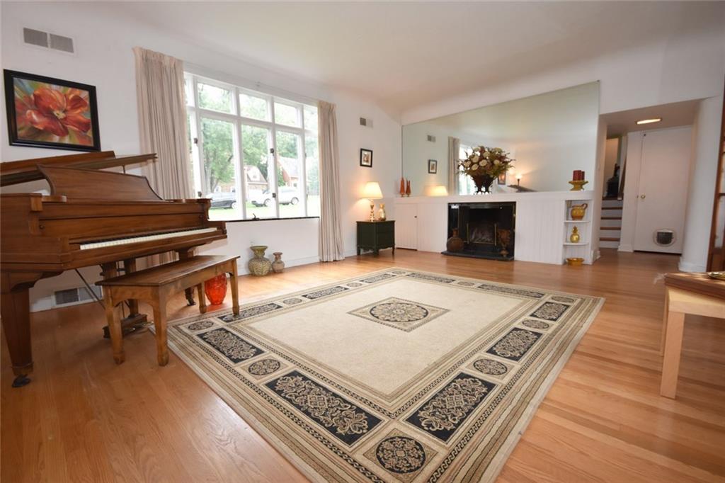 1153 Prospect Road Pittsburgh, PA 15227 - Photo 3 of 23 Open living room, great for entertaining family and guests.