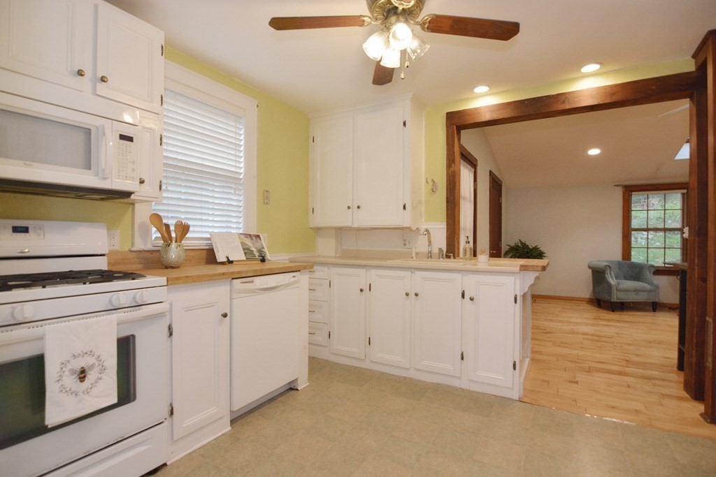 11 Newcomb Road Stoneham, MA 02180 - Photo 14 of 38 Gallery Image 14