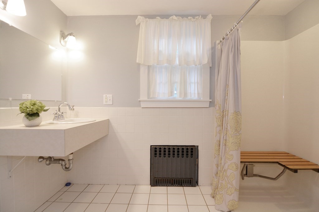 11 Newcomb Road Stoneham, MA 02180 - Photo 21 of 38 Gallery Image 21