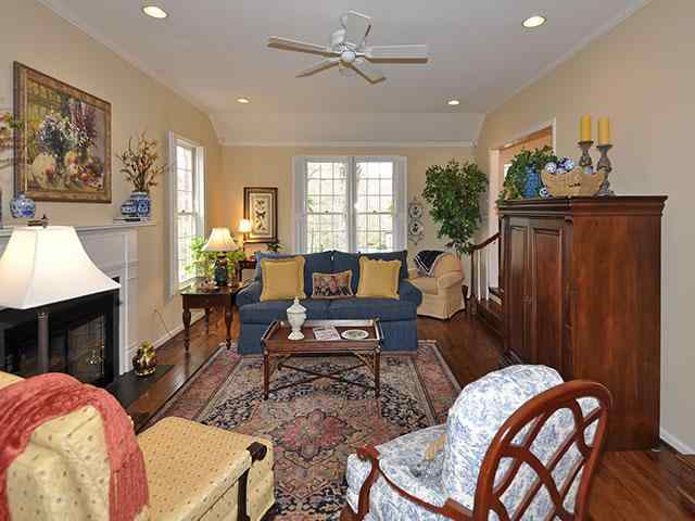 202 Regent Court Anderson, SC 29621 - Photo 3 of 18