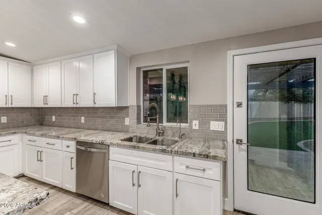 $730,000 | 15041 North 6th Street, Phoenix, AZ 85022