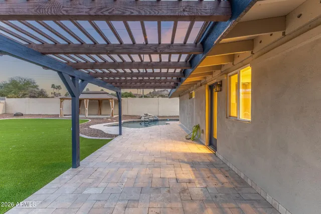 $730,000 | 15041 North 6th Street, Phoenix, AZ 85022