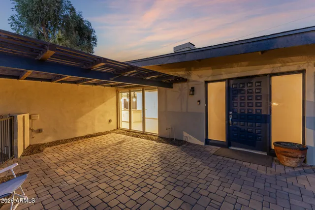$730,000 | 15041 North 6th Street, Phoenix, AZ 85022