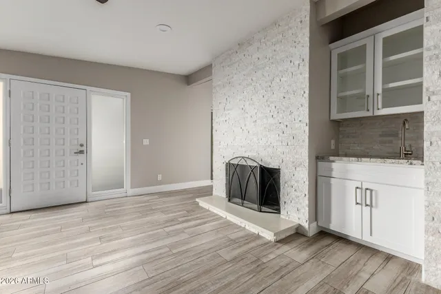 $730,000 | 15041 North 6th Street, Phoenix, AZ 85022