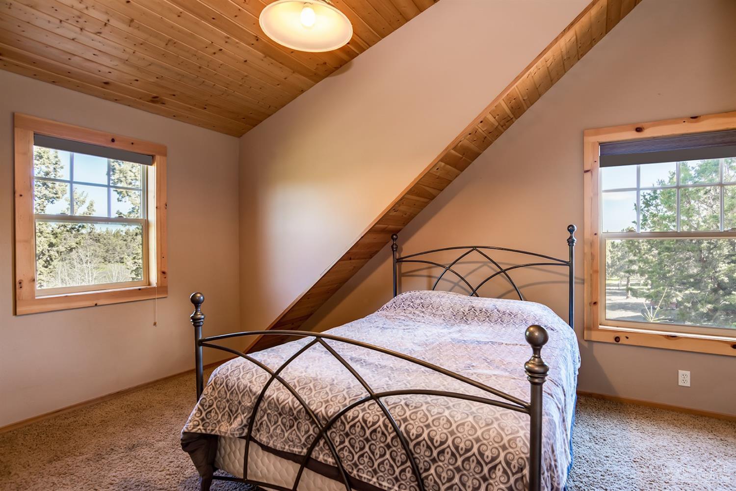 19520 Rudi Road Bend, OR 97703 - Photo 12 of 25 Additional Photo