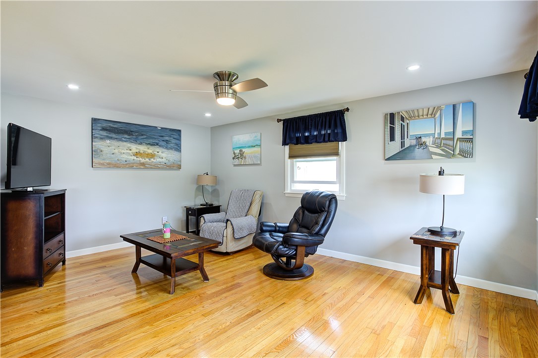 205 Budlong Road Cranston, RI 02920 - Photo 11 of 41