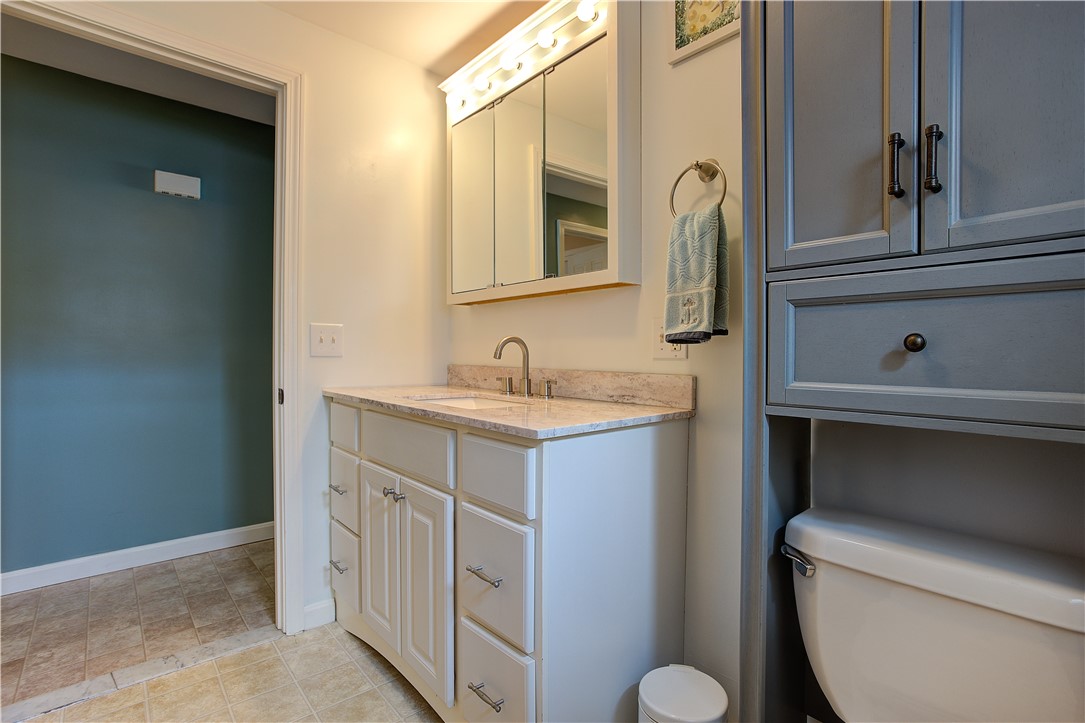 205 Budlong Road Cranston, RI 02920 - Photo 13 of 41