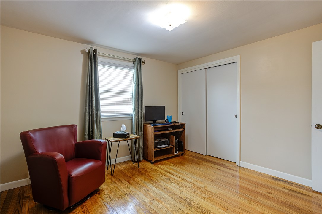 205 Budlong Road Cranston, RI 02920 - Photo 16 of 41