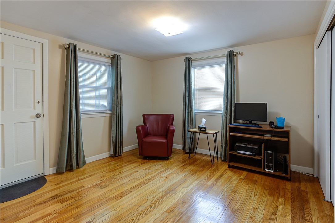 205 Budlong Road Cranston, RI 02920 - Photo 17 of 41