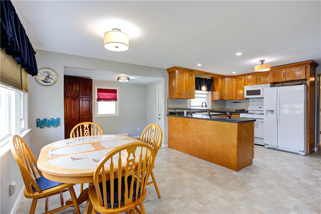 205 Budlong Road Cranston, RI 02920 - Photo 2 of 41