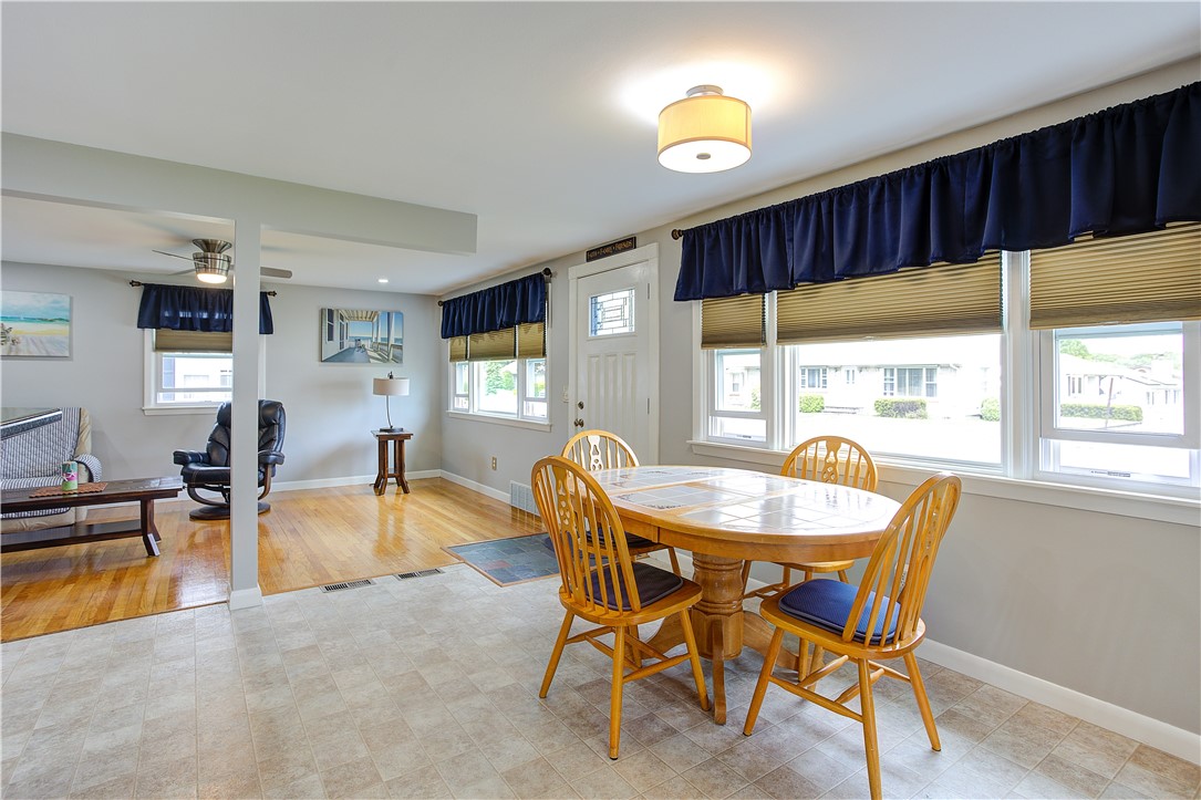 205 Budlong Road Cranston, RI 02920 - Photo 3 of 41