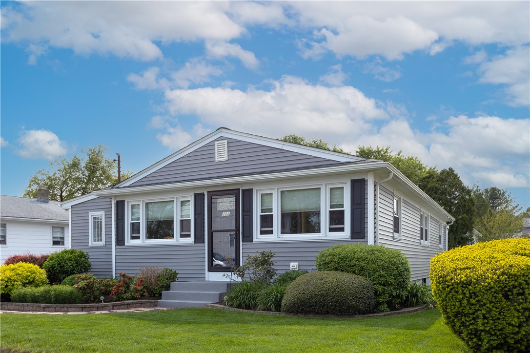 205 Budlong Road Cranston, RI 02920 - Photo 38 of 41