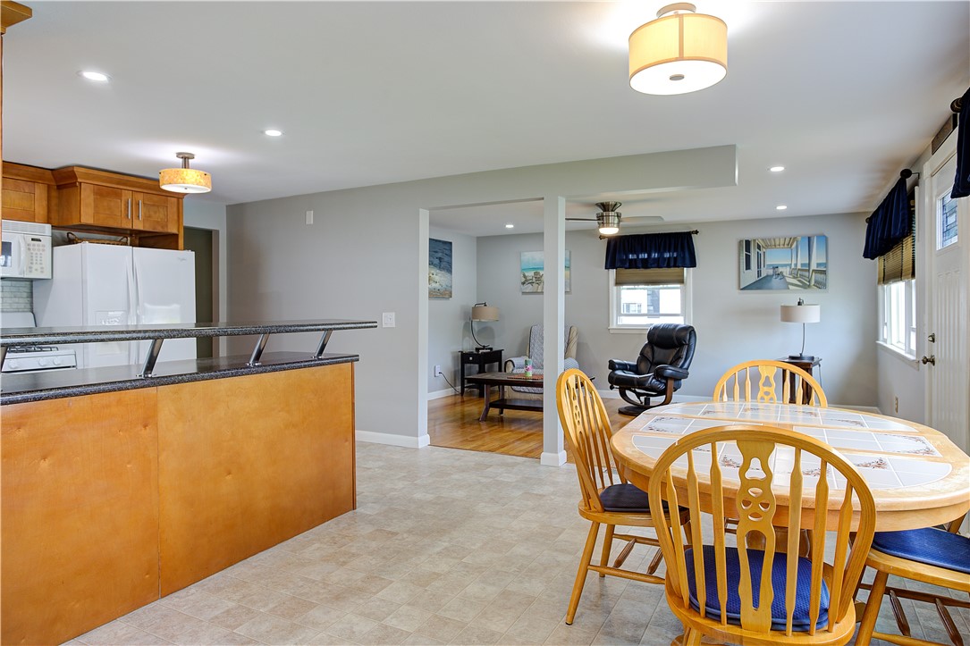 205 Budlong Road Cranston, RI 02920 - Photo 5 of 41