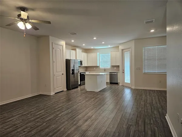 $1,950 | 11294 Cay Spruce Way, San Antonio, FL 33576