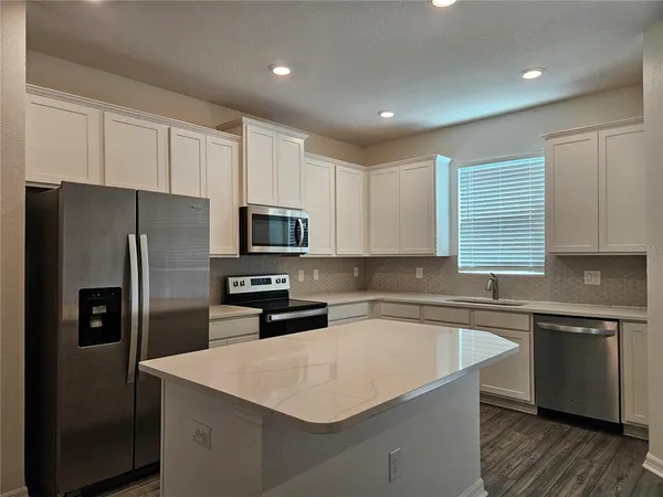 $1,950 | 11294 Cay Spruce Way, San Antonio, FL 33576