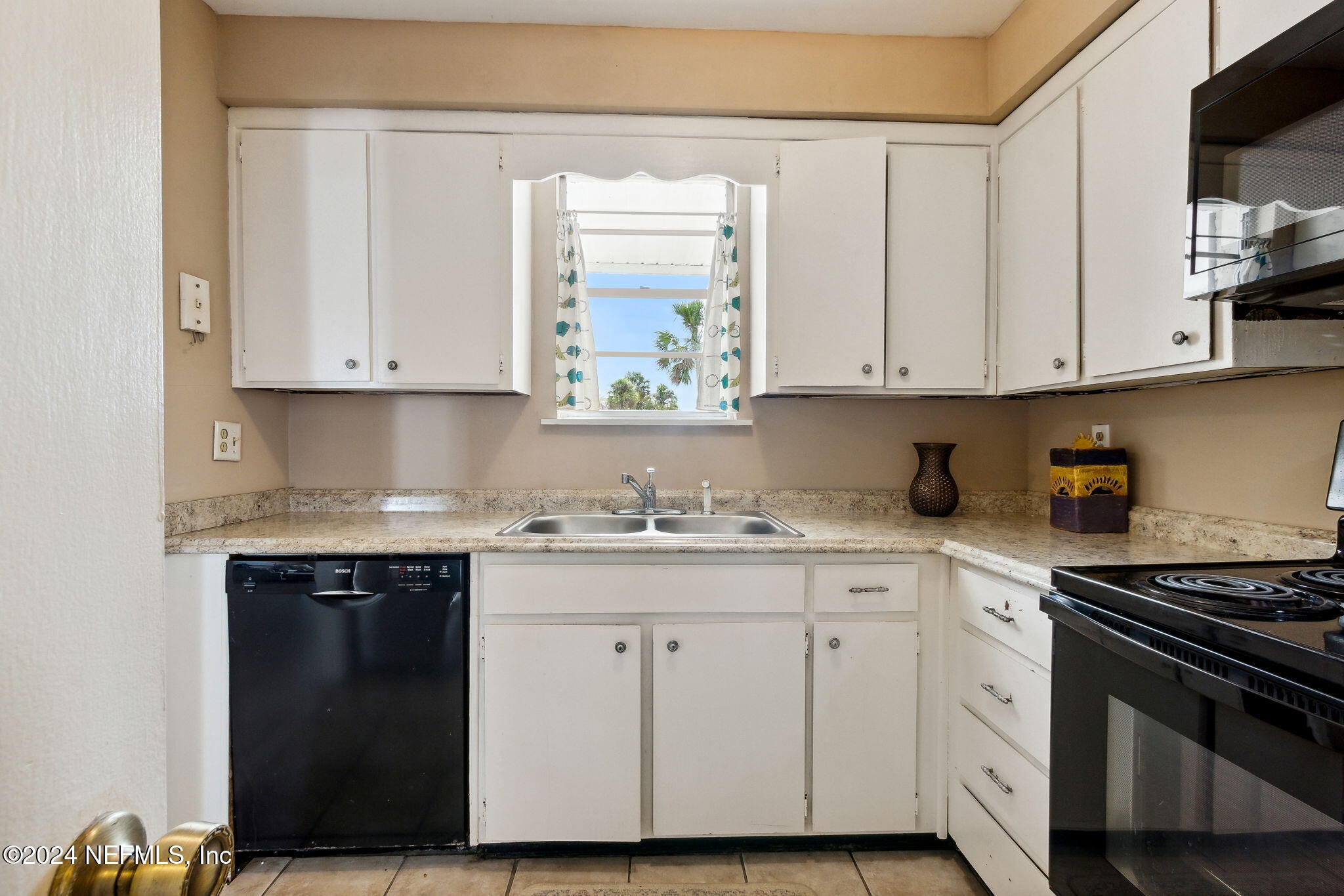 7341 El Ocho Road, Unit 7 Jacksonville, FL 32216 - Photo 13 of 23 Kitchen..2