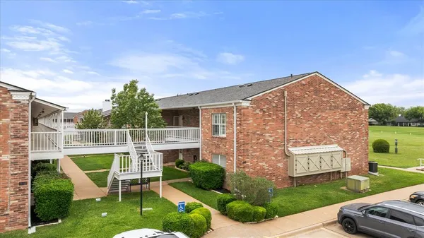 $215,000 | 8511 Westover Court, Unit 241, Granbury, TX 76049