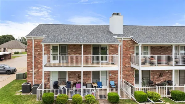 $215,000 | 8511 Westover Court, Unit 241, Granbury, TX 76049