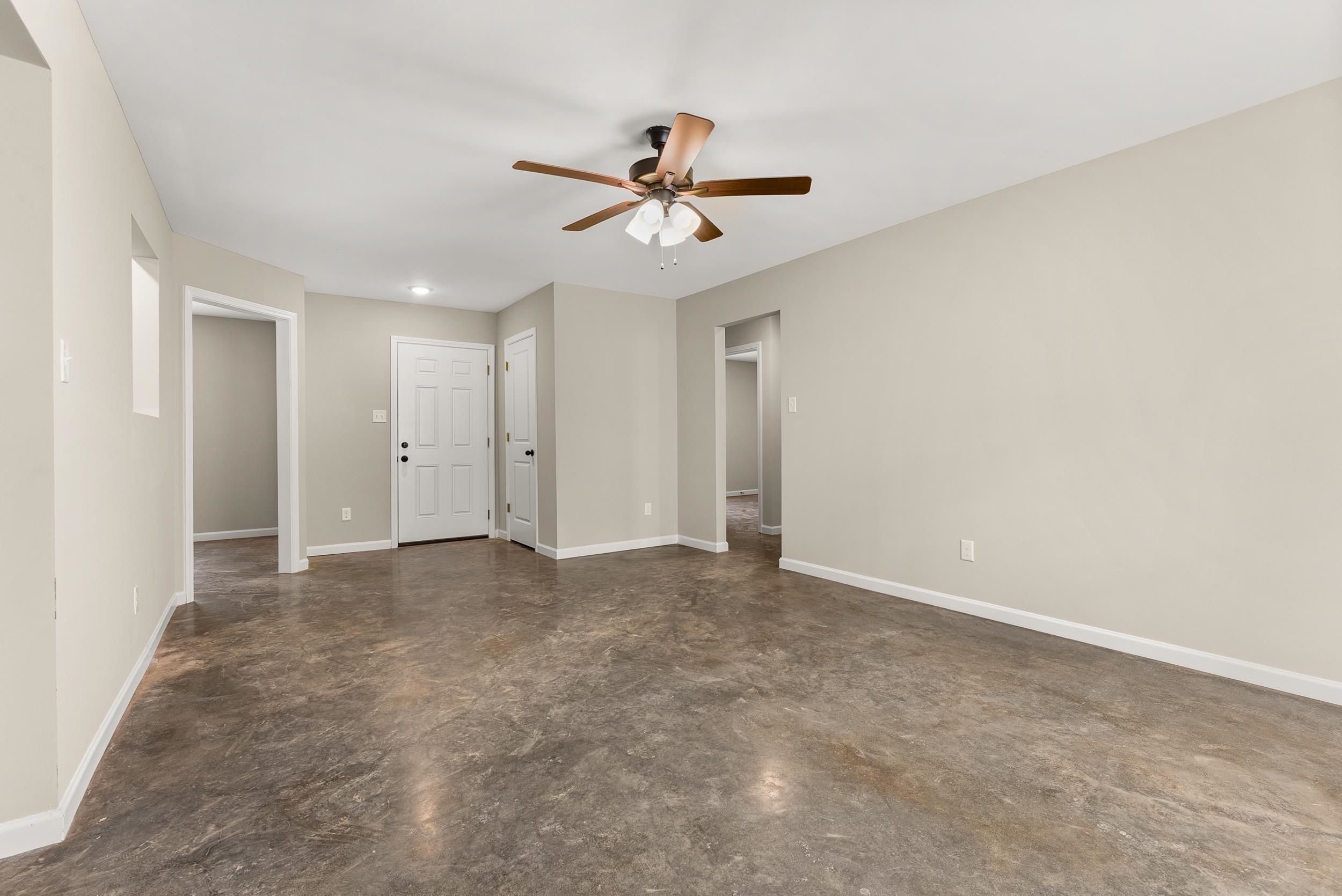 370 Watson Dr Extension Gallaway, TN 38002 - Photo 7 of 27 an empty room with closet and a ceiling fan