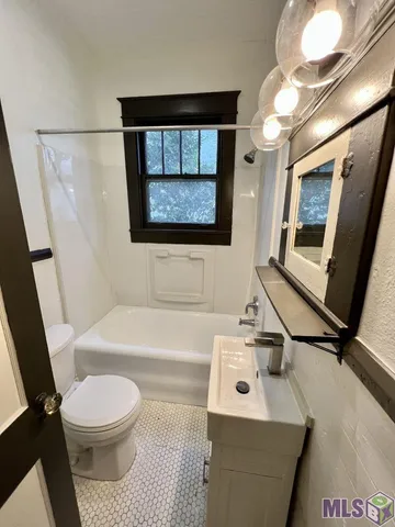 $1,000 | 408 East State Street, Unit A, Baton Rouge, LA 70802