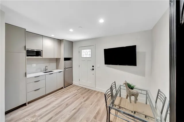 $14,000 | 6743 Colgate Avenue, Los Angeles, CA 90048