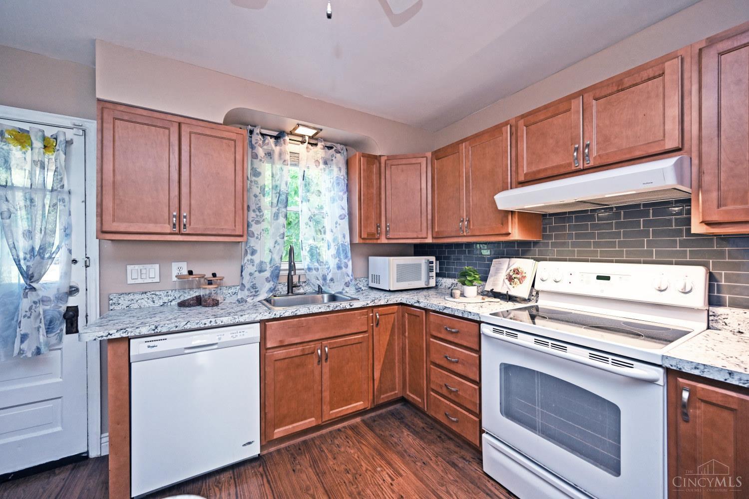 5587 Vogel Road Cincinnati, OH 45239 - Photo 17 of 42
