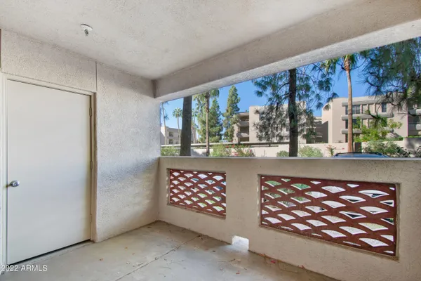 $2,245 | 5104 North 32nd Street, Unit 122, Phoenix, AZ 85018