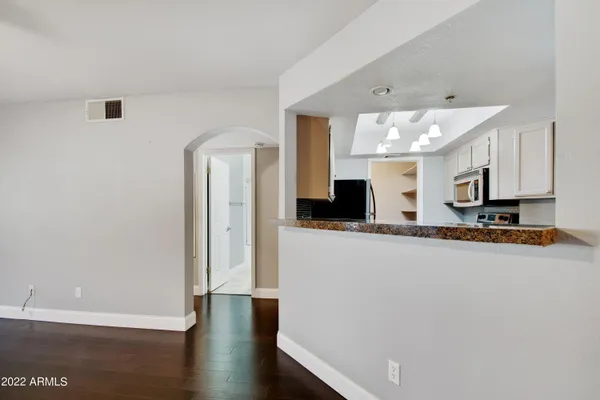 $2,395 | 5104 North 32nd Street, Unit 122, Phoenix, AZ 85018