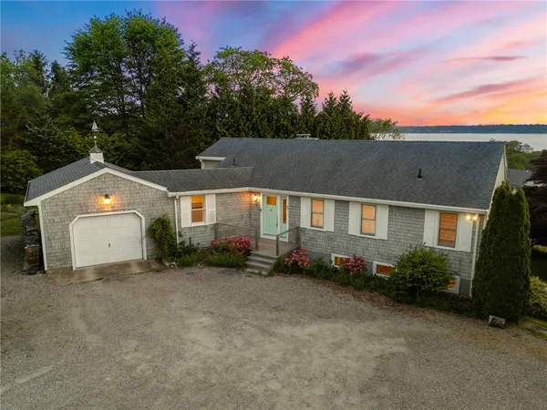$1,099,000 | 55 West Main Road, Little Compton, RI 02837