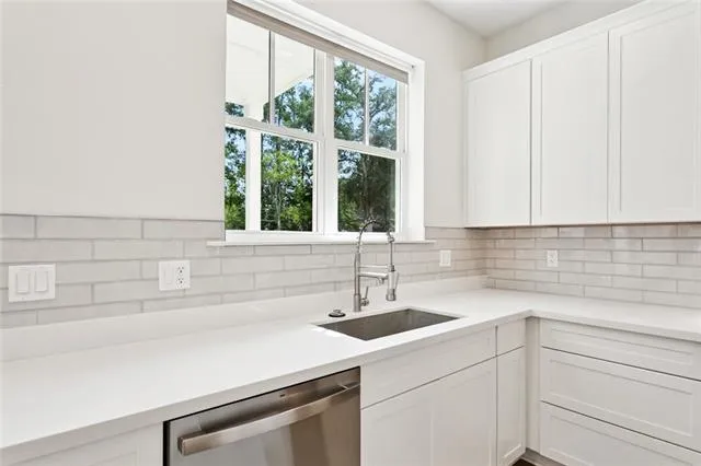 $2,000 | 745 Carroll Street, Unit F, Mandeville, LA 70448