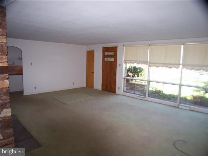 404 Johnson Road Horsham, PA 19044 - Photo 5 of 14 Gallery Image 5
