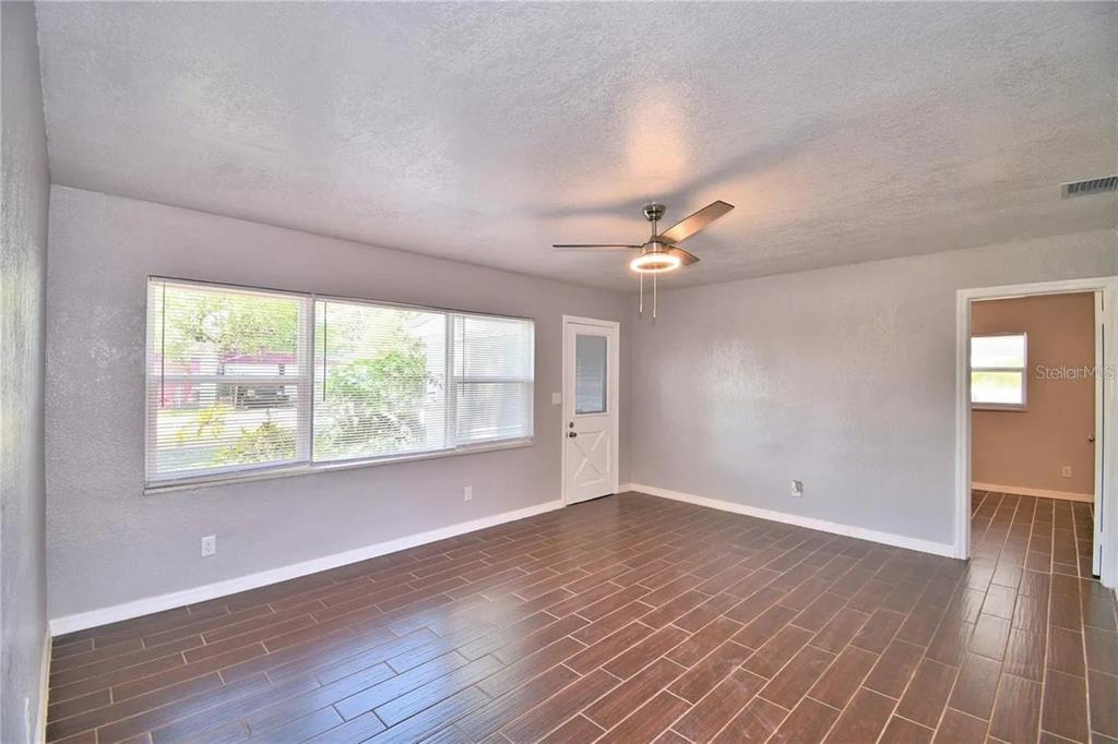 321 Raymond Avenue Frostproof, FL 33843 - Photo 4 of 6