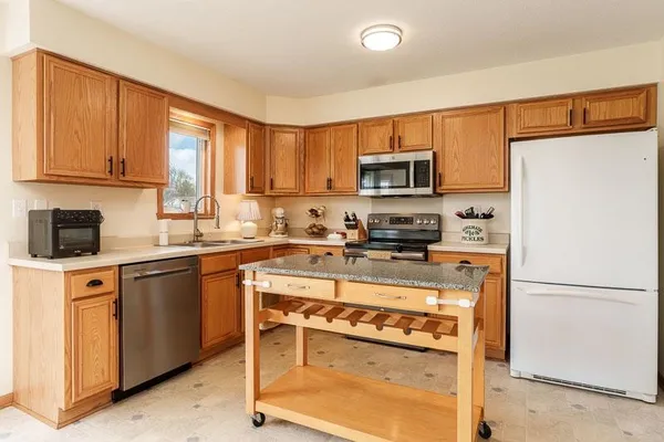 $324,900 | 537 Byrnes Drive, Rockton, IL 61072