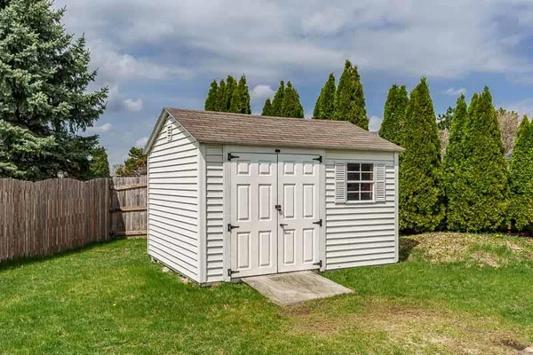 $324,900 | 537 Byrnes Drive, Rockton, IL 61072
