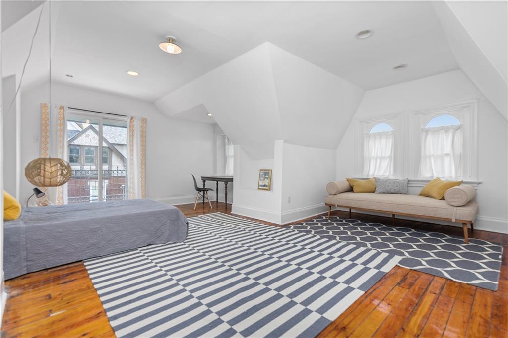 243 Fisk Street Pittsburgh, PA 15201 - Photo 28 of 34 a bedroom with furniture and a window