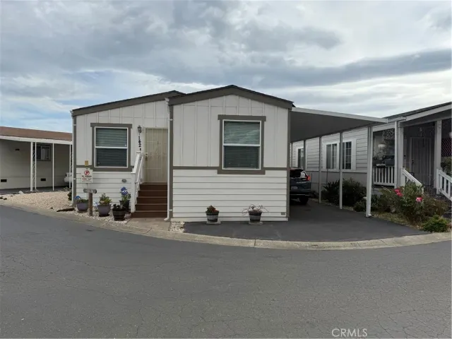a view of a house with porch