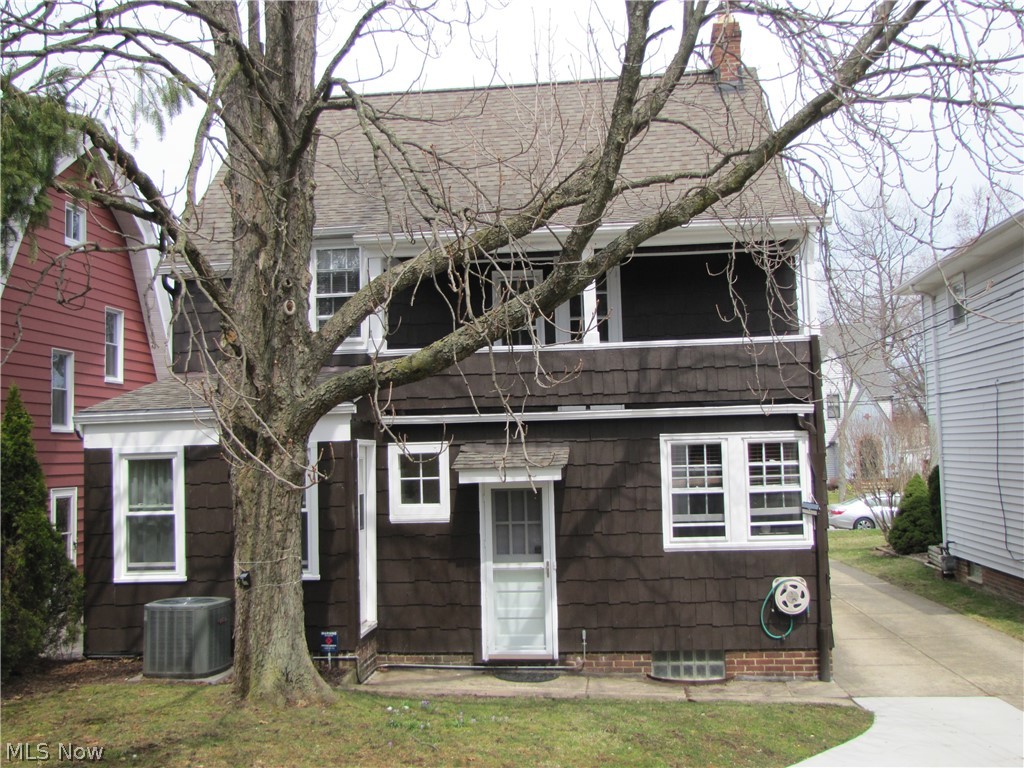 3850 Merrymound Road Cleveland, OH 44121 - Photo 2 of 25