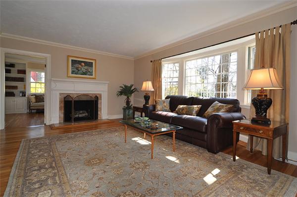 26 Lathrop Road Wellesley, MA 02482 - Photo 3 of 21