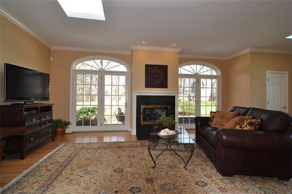 26 Lathrop Road Wellesley, MA 02482 - Photo 4 of 21