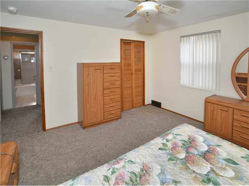 1415 Jefferson Heights Road Pittsburgh, PA 15235 - Photo 14 of 22 Bedroom.