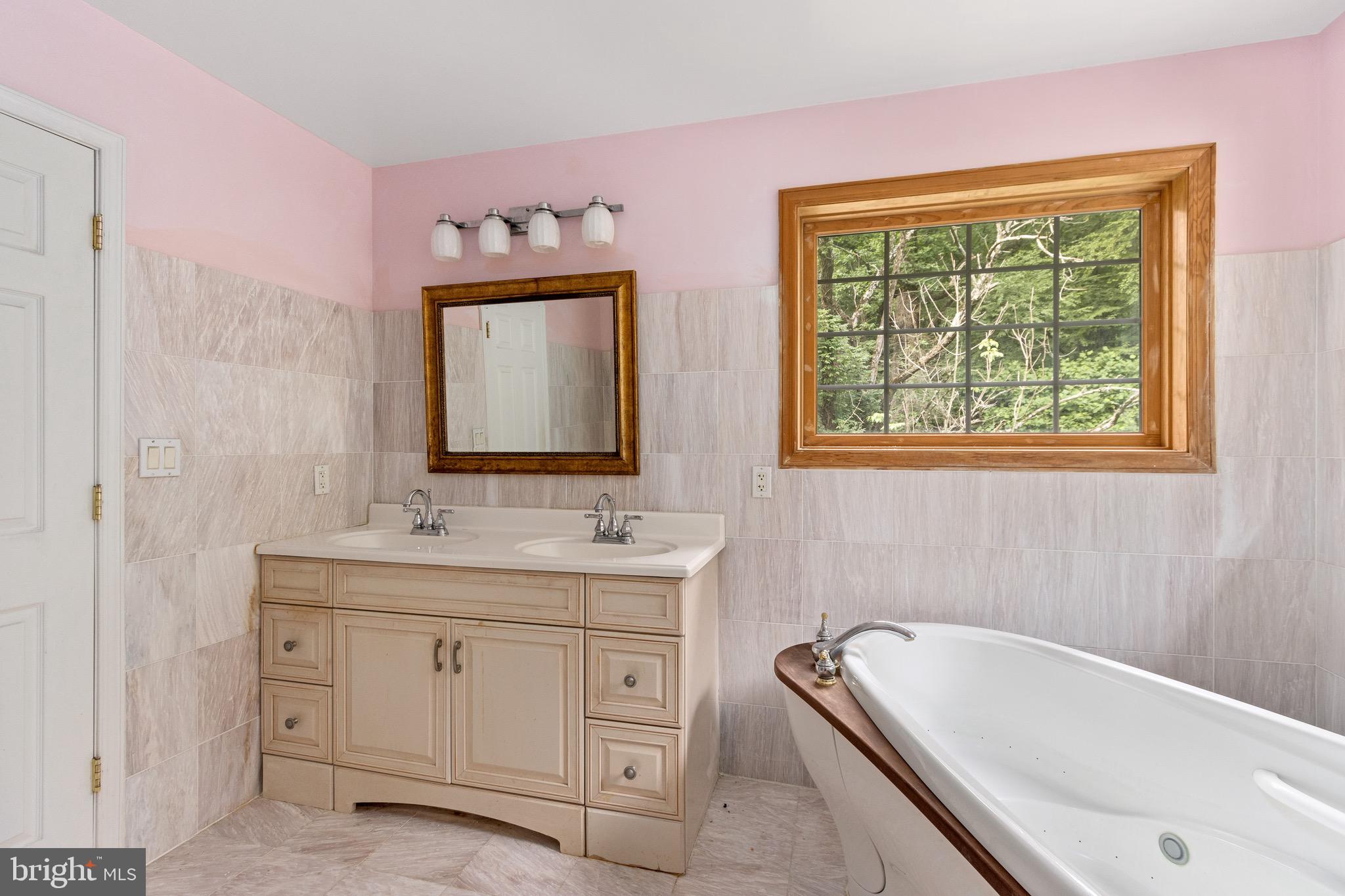 2249 Honeysuckle Road Allentown, PA 18103 - Photo 35 of 47 Gallery Image 35