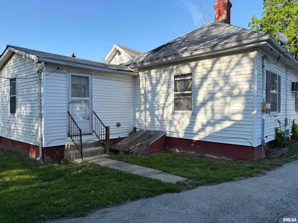 $78,500 | 835 South Fayette Street, Jacksonville, IL 62650